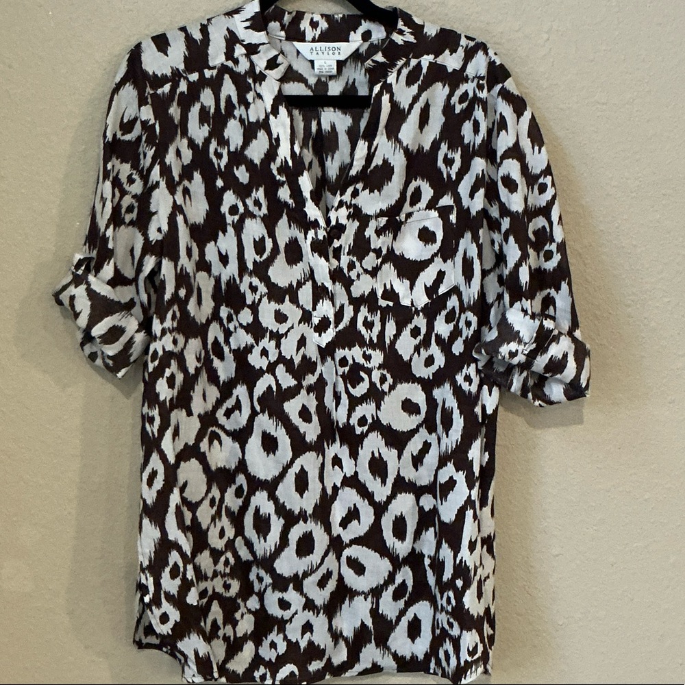 Olive & Oak Monochrome Animal Print Blouse